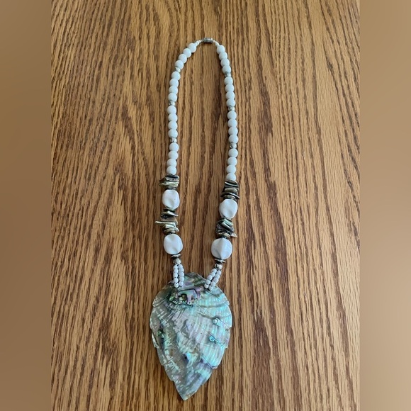 Large Shell Pendant Statement Necklace Boho Beach Vacation Minimalist Resort Wea - Picture 4 of 7